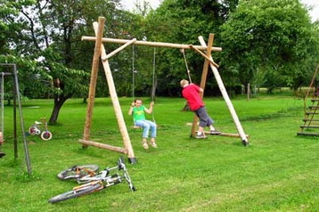 Polska Privát Skidzin, Zewnątrz